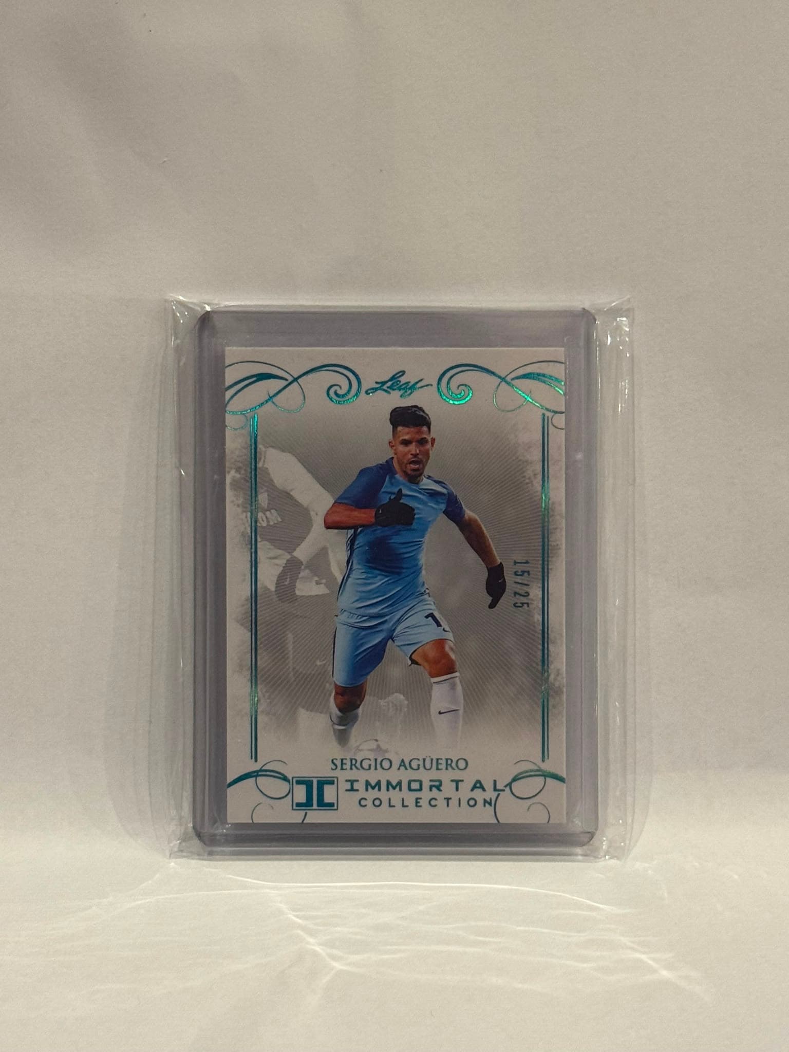 2018 Leaf Immortal Collection #15 Sergio Agüero Teal /25