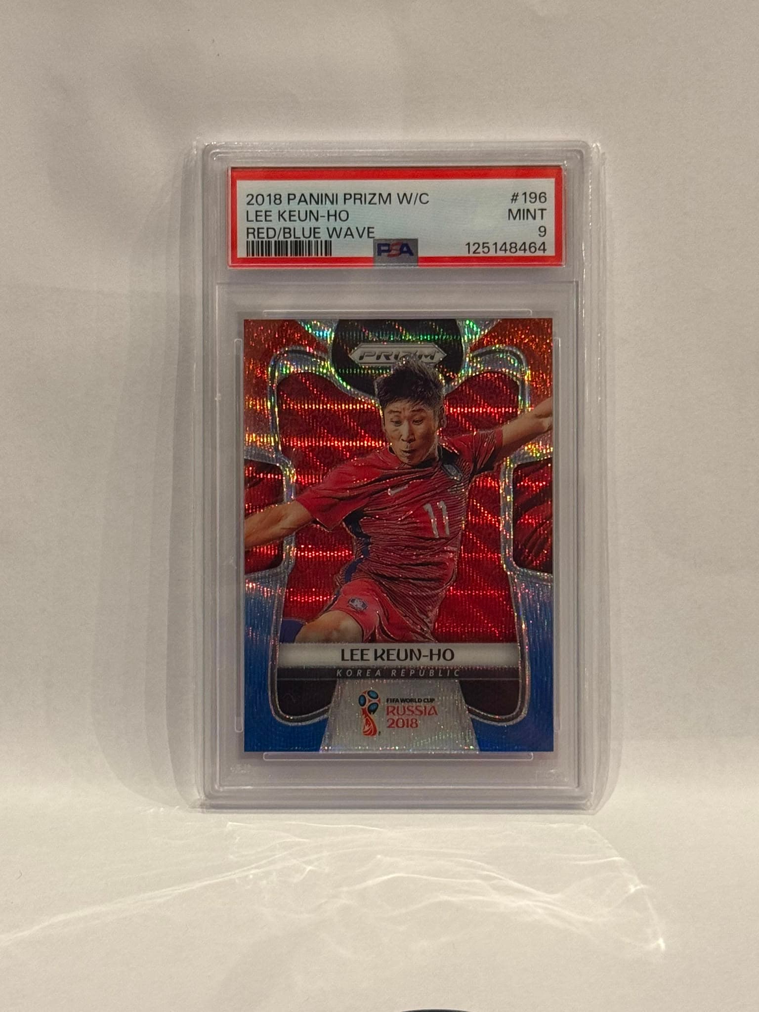 2018 Panini Prizm FIFA World Cup Red & Blue Wave #196 Lee Keun-Ho PSA 9